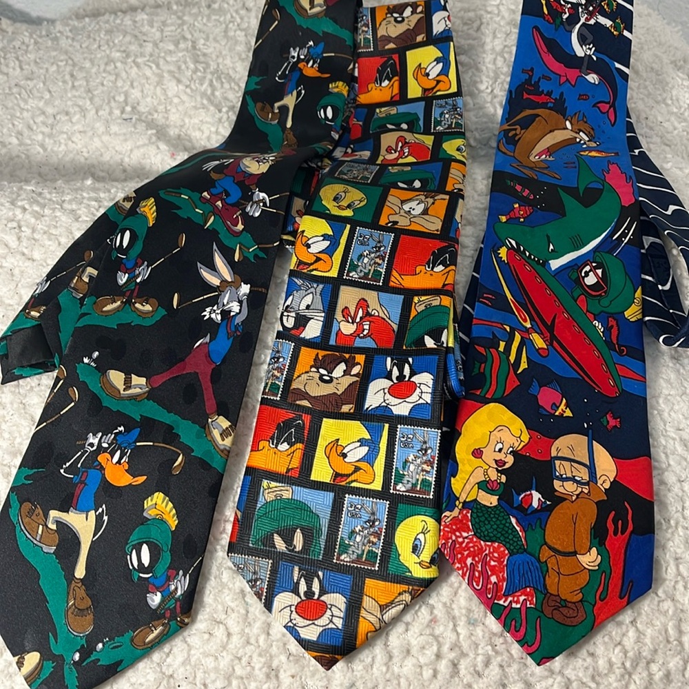Bundle of  3 VTG LOONEY TUNES MANIA  Men’s Ties